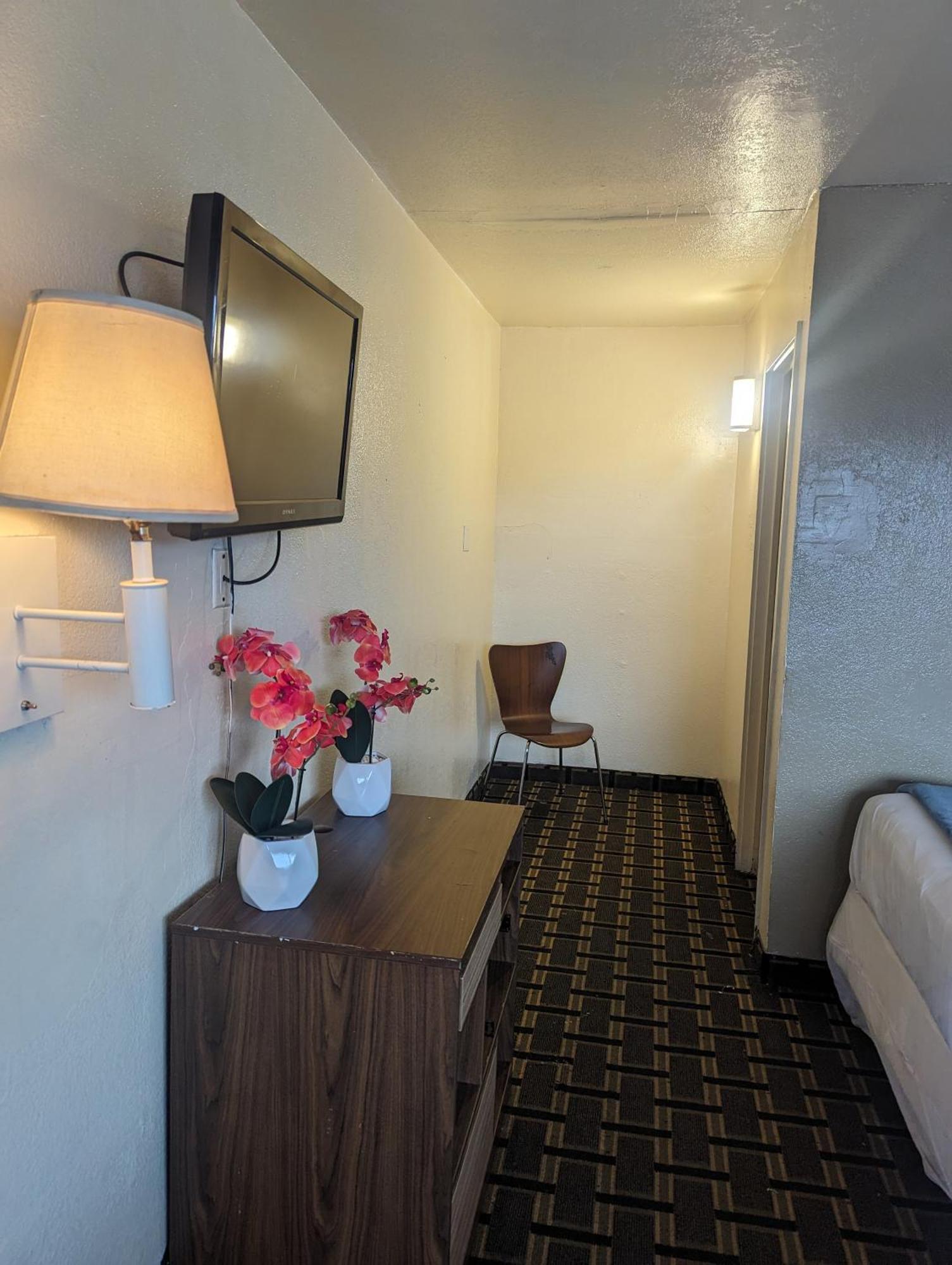 Southern Comfort Hotel Tulsa Buitenkant foto