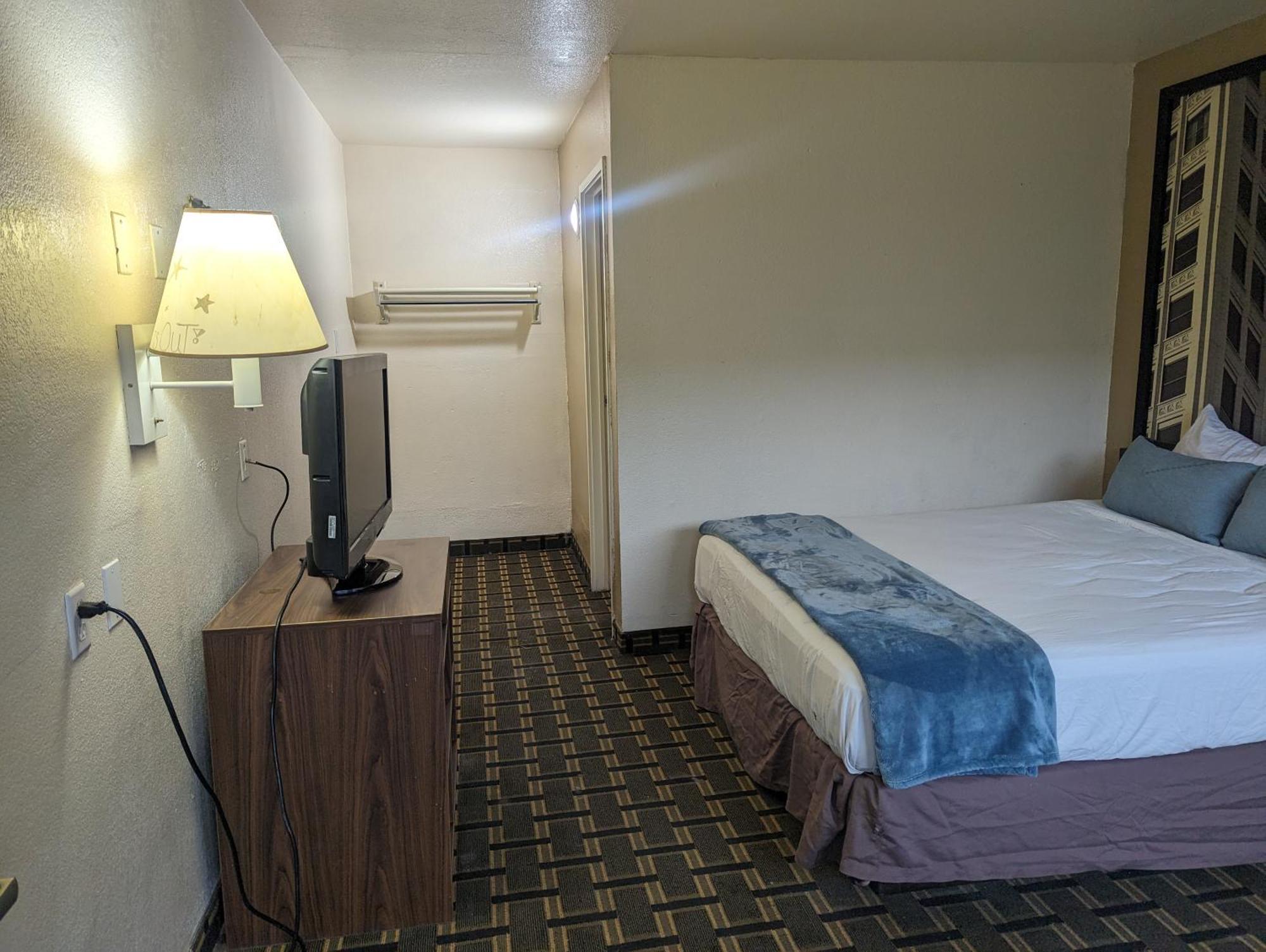 Southern Comfort Hotel Tulsa Buitenkant foto